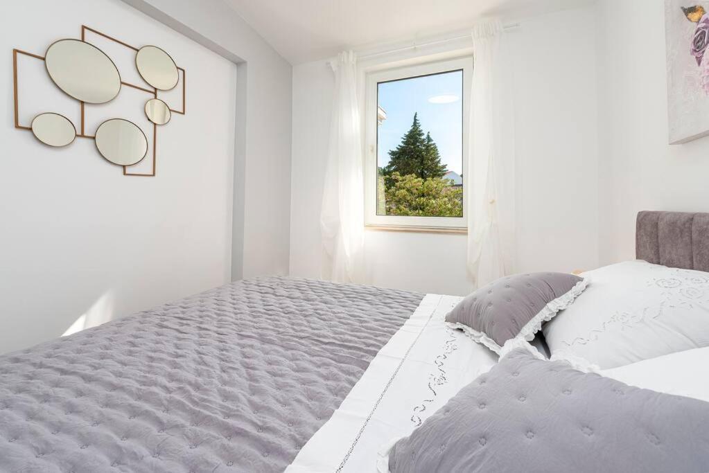 Apartment Kate With Free Parking 두브로브니크 외부 사진