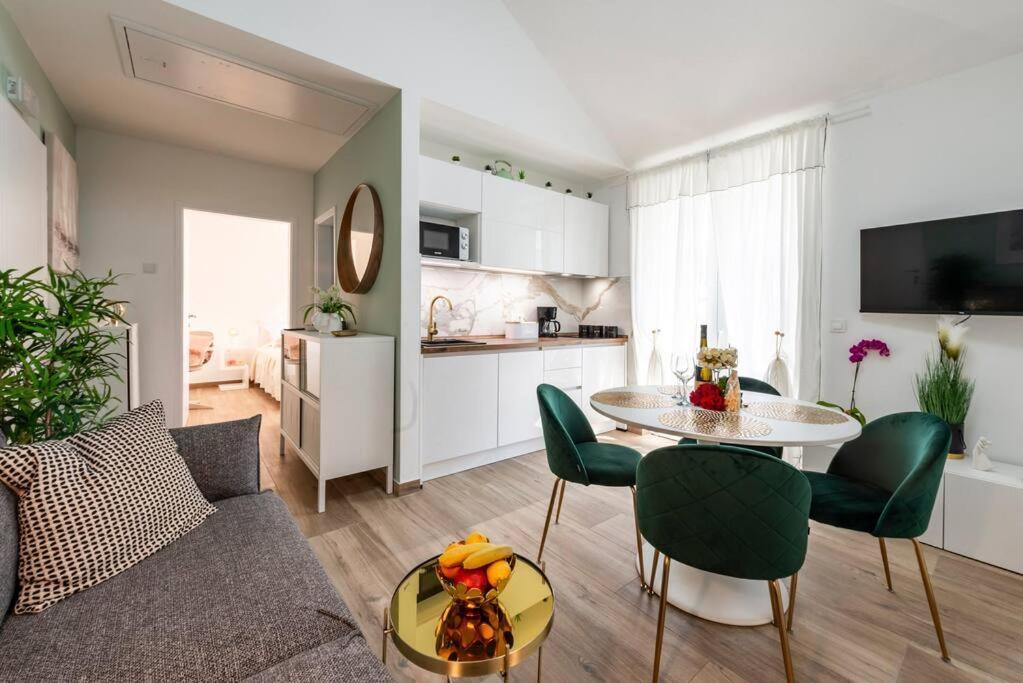Apartment Kate With Free Parking 두브로브니크 외부 사진